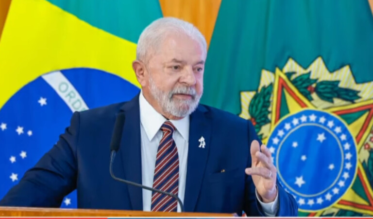 📈 Pesquisa Datafolha: Aprovação do Presidente Lula caiu 1 ponto entre os católicos e 5 pontos entre os evangélicos.